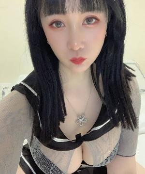 性感肤白翘臀小骚货