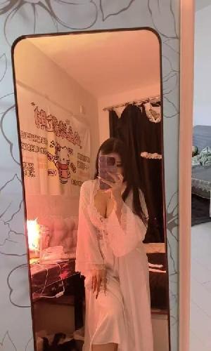 铁西娃娃脸小少妇