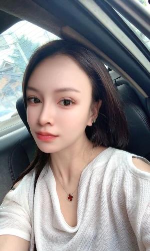 武昌肥臀水蜜桃小姐姐