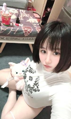 短发巨臀bbw轻熟款
