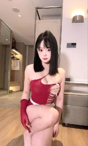 性感大胸翘臀七七