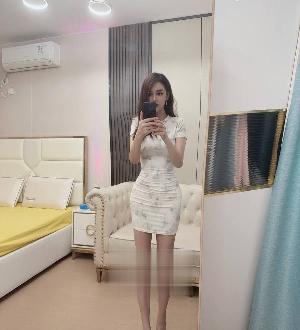 高挑长腿性感小少妇