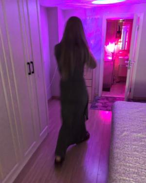 艹翻小穴巨紧少妇