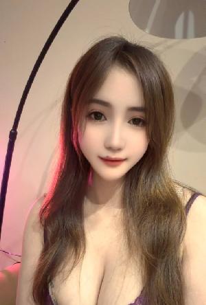 身怀胸器芯芯老师