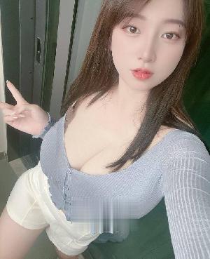 纯天然下面很滋润妹妹小悦