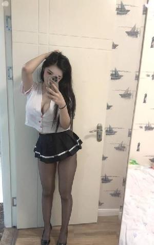 体验风骚美乳御姐