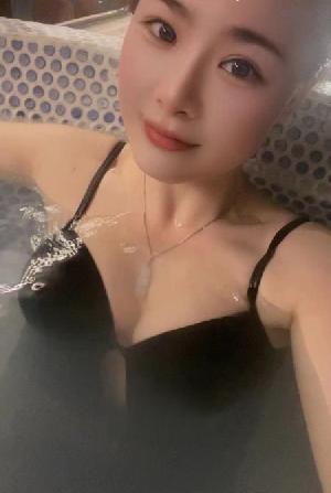 新疆美容师西西