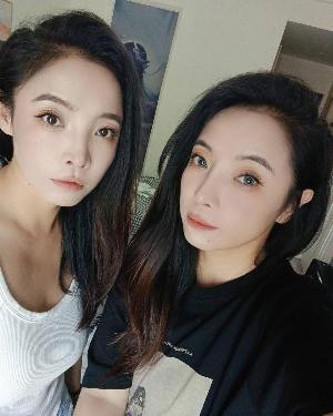 姐妹花双飞