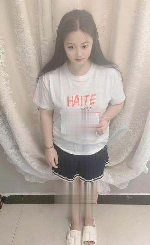 三点粉反差小妹妹