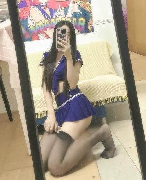 情趣制服小辣妹