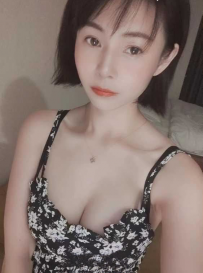 性感小花裙短发妹