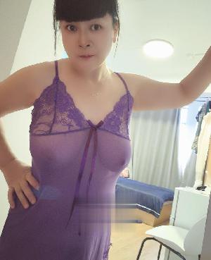 猛插三通巨乳熟女