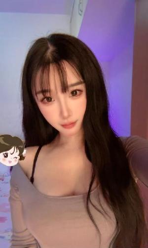 翘臀乐乐小女友