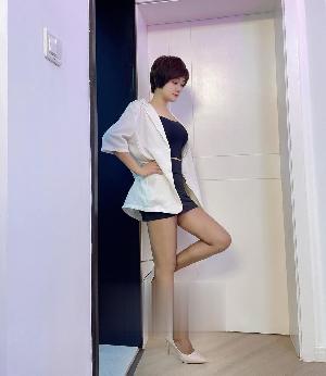 新人小九居家按摩抓龙筋
