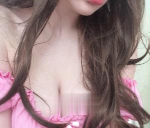 天河前凸后翘妩媚骚货