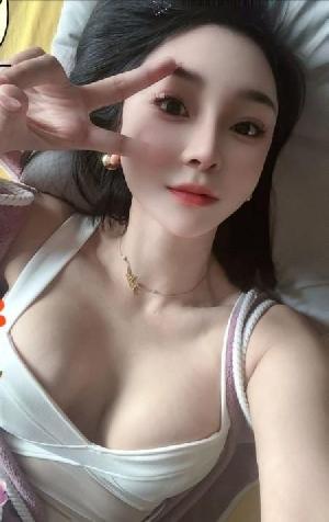 纯天然大胸御姐