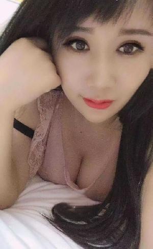 雁塔巨乳骚妇露露
