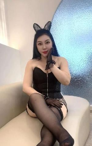 34d胸围翘臀尤物