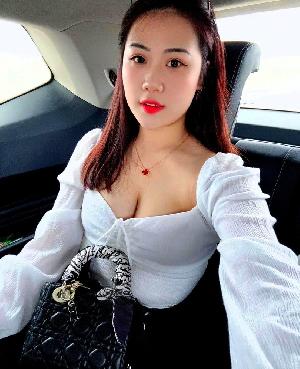 巨乳小梅姐允儿
